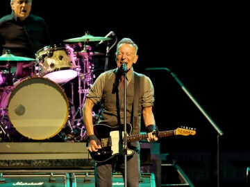 Bruce Springsteen durante un concierto en California en abril de 2024
