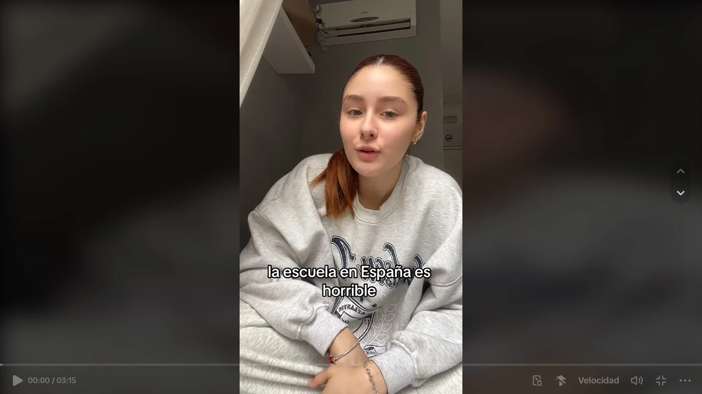 Tiktok mexicana quejándose de la educación española Tiktok mexicana quejándose de la educación española