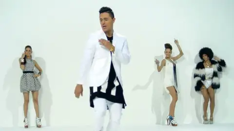 Videoclip de Picky. Videoclip de Picky.
