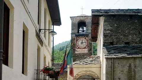 Imagen de la plaza de Ingría Imagen de la plaza de Ingría