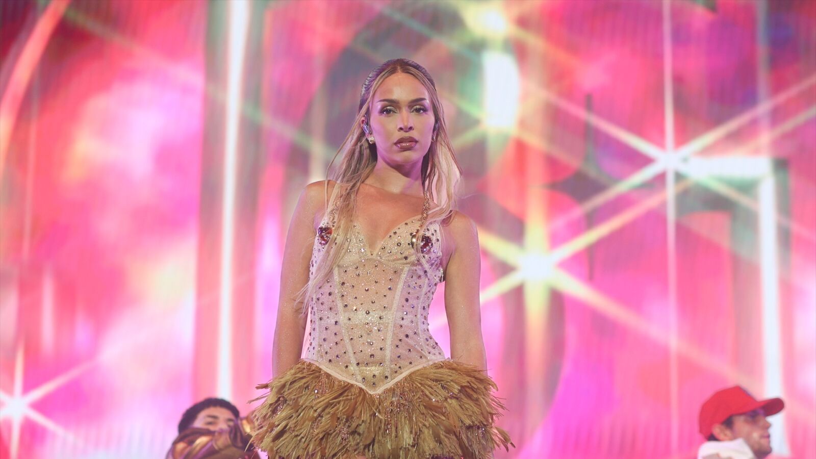 La estilista de Bad Gyal da a entender que Emilia Mernes y Ana Mena copian sus looks