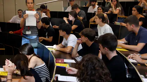 Un grupo de estudiantes en las pruebas de Acceso a la Universidad (PAU) Un grupo de estudiantes en las pruebas de Acceso a la Universidad (PAU)
