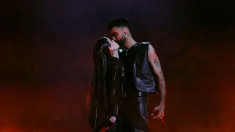 Zhamira Zambrano y Jay Wheeler actuando juntos en 2024 Zhamira Zambrano y Jay Wheeler actuando juntos en 2024