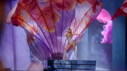 Taylor Swift durante el concierto en el Santiago Bernabéu Taylor Swift durante el concierto en el Santiago Bernabéu