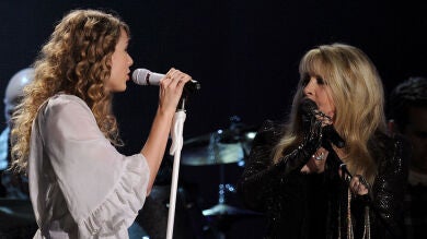 Stevie Nicks disfruta en Dublín del concierto de Taylor Swift que le dedica las canciones sorpresa: 