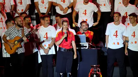 Isabel Aaiún en la celebración de la Eurocopa en Madrid Isabel Aaiún en la celebración de la Eurocopa en Madrid
