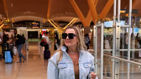 Amaia Montero en el aeropuerto de Madrid Amaia Montero en el aeropuerto de Madrid