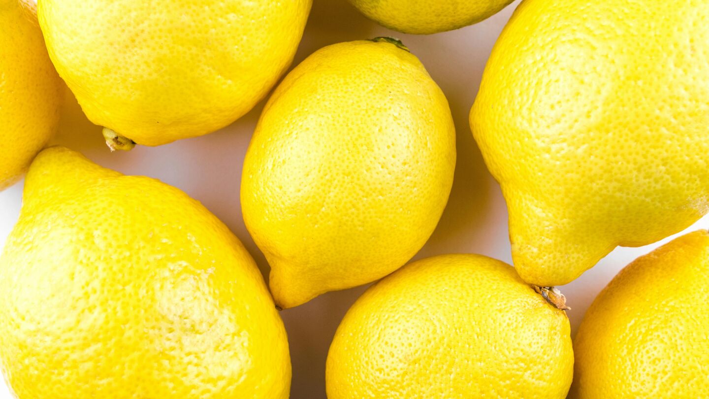 Imagen de unos limones