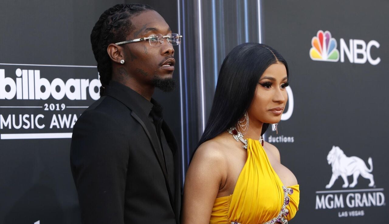 Foto de los raperos estadounidenses Offset y Cardi B 