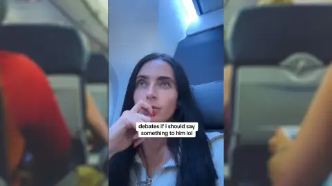 Le pide una cita a un azafato en un vuelo Le pide una cita a un azafato en un vuelo