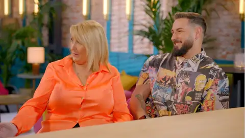 "Na más que falta la pareja": el "pequeño" detalle que les falta a Verdu y Ángeles para la boda de sus sueños "Na más que falta la pareja": el "pequeño" detalle que les falta a Verdu y Ángeles para la boda de sus sueños