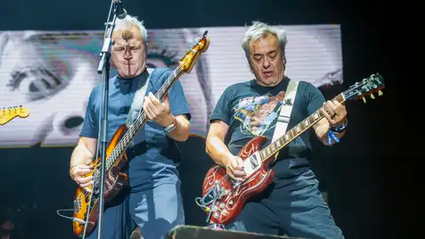 Hombres G durante su concierto en el festival Sonorama Hombres G durante su concierto en el festival Sonorama