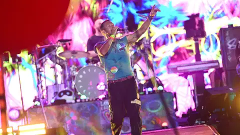 Coldplay durante su actuación en Glastonbury 2024 Coldplay durante su actuación en Glastonbury 2024