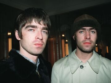 Noel y Liam Gallagher, Oasis