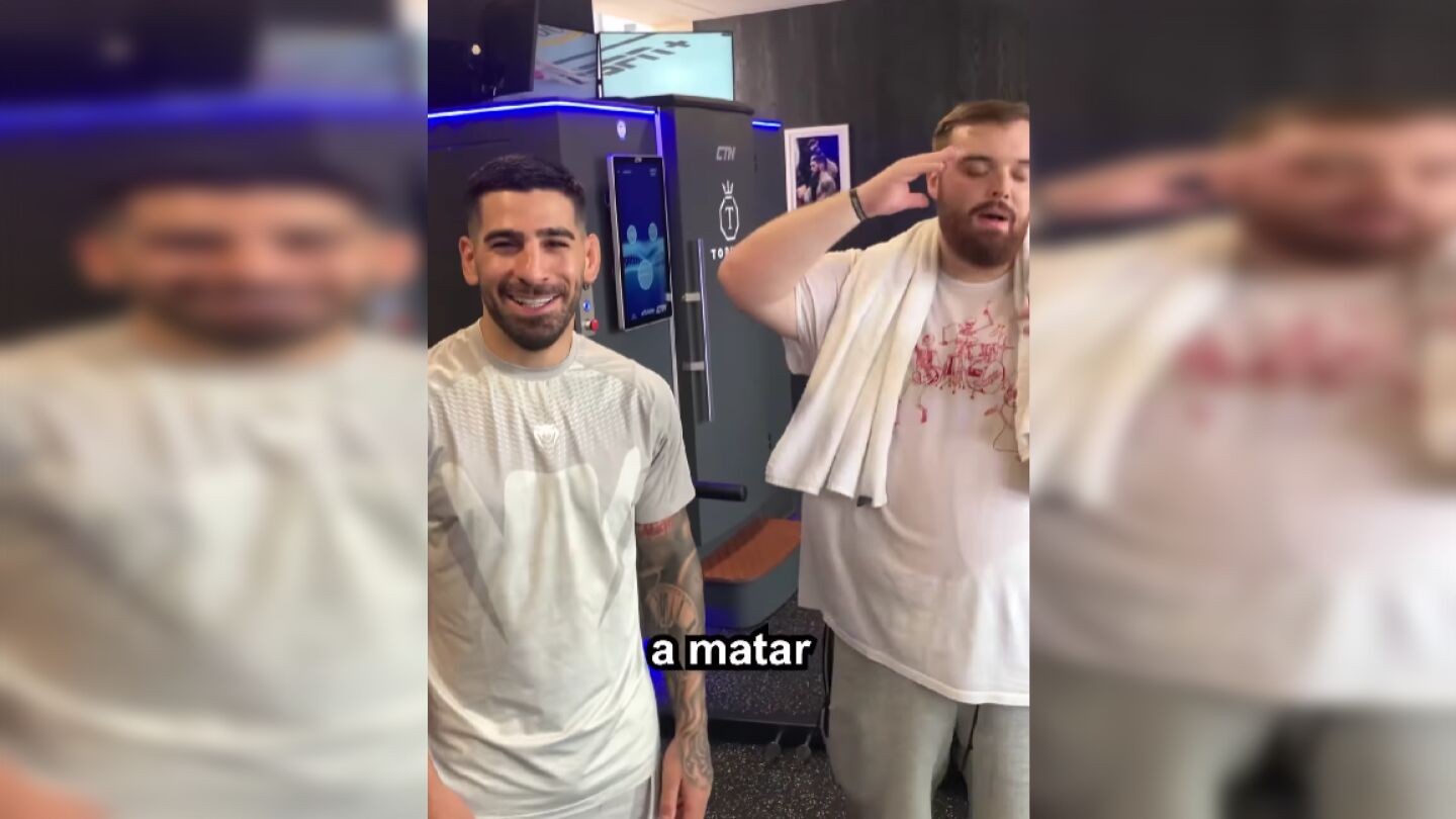 Ilia Topuria e Ibai Llanos entrenando