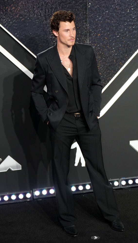Shawn Mendes, muy elegante