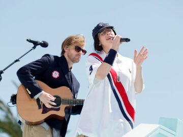 Billie Eilish y Finneas en el LA28 Olympic Games Handover
