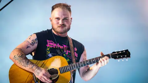 Zach Bryan durante un concierto en 2024 Zach Bryan durante un concierto en 2024