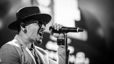 La madre de Chester Bennington acusa a Linkin Park de traición: 