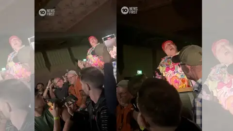 El vídeo de Sia cantando. El vídeo de Sia cantando.