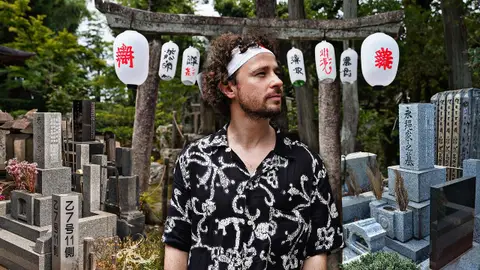 Miniatura de un vídeo de Luisito Comunica en YouTube Miniatura de un vídeo de Luisito Comunica en YouTube