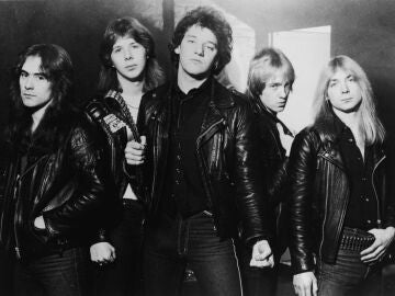 Imagen de archivo de Iron Maiden con Paul Di'Anno en el centro