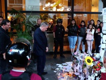Geoff, el padre de Liam Payne, rinde homenaje a su hijo en el hotel donde muri&oacute;