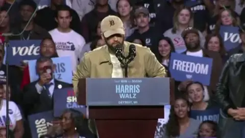 Eminem presenta a Obama en un mitin demócrata Eminem presenta a Obama en un mitin demócrata