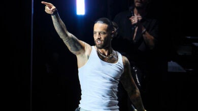 Maluma pide un minuto de silencio por Valencia antes de anunciar gira por Europa con conciertos en Madrid y Barcelona