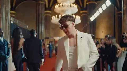 Imagen de Quevedo en el videoclip de Duro Imagen de Quevedo en el videoclip de Duro