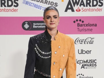 Luc&iacute;a de la Puerta en Los 40 Music Awards