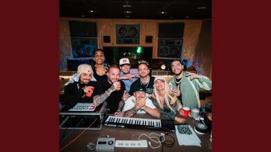 Karol G pide perdón por esta frase de su última canción +57 junto a Maluma, Feid y J Balvin que han tenido que cambiar