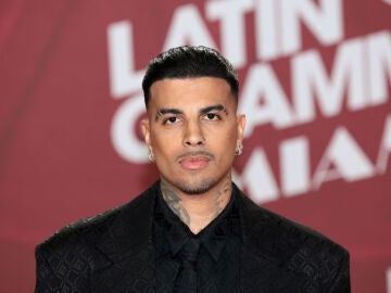 Rauw Alejandro en los Latin Grammy 2024