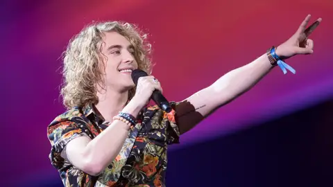 Manel Navarro. Manel Navarro.