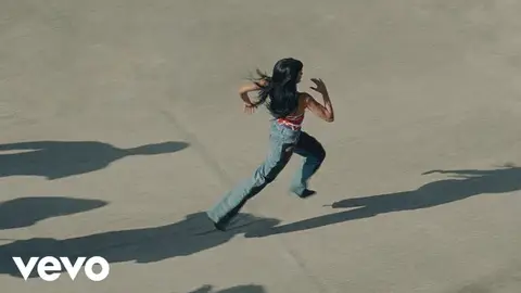 Miniatura del videoclip de Aitana Miniatura del videoclip de Aitana