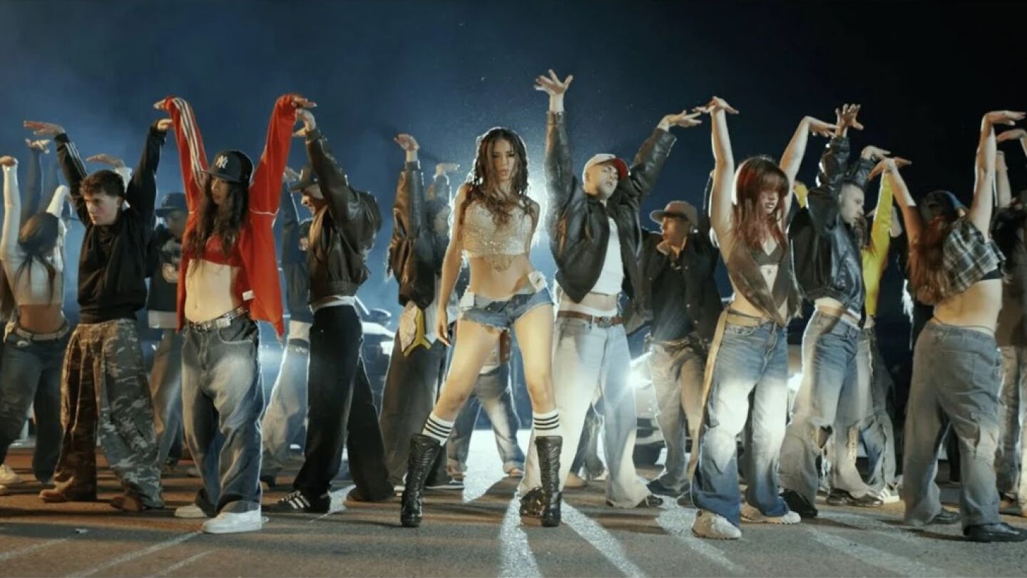 Miniatura del videoclip de UH NANA de Daniela Blasco