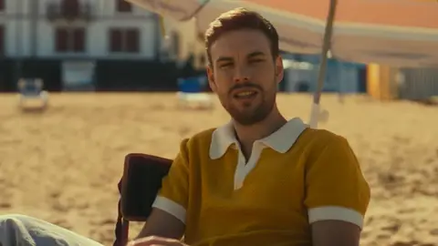 Videoclip de Blast From Your Past. Videoclip de Blast From Your Past.