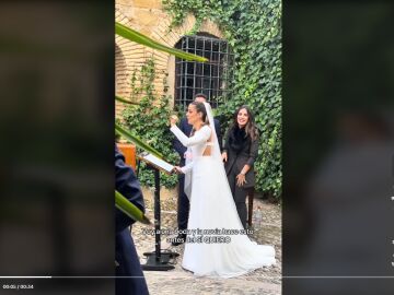 Una novia detiene su boda antes del si quiero para hacer algo sorprendente