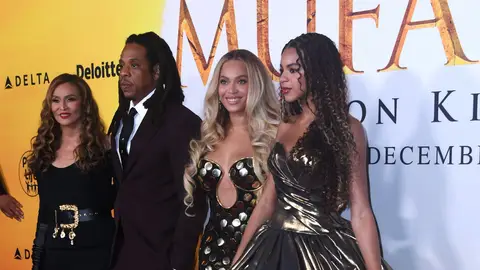 Beyoncé junto a Jay Z, su madre y su hija mayor Beyoncé junto a Jay Z, su madre y su hija mayor