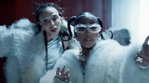 North West y FKA Twigs North West y FKA Twigs