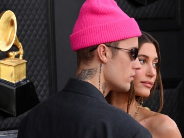 Justin Bieber junto a Hailey Bieber