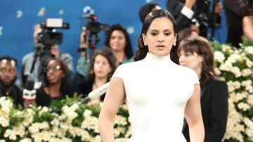 Rosal&iacute;a en la MET Gala 2025