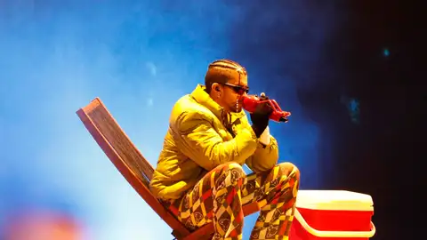 Bad Bunny durante un concierto Bad Bunny durante un concierto