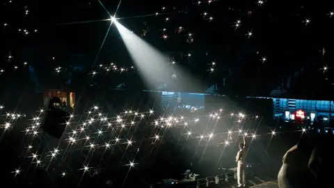 El Movistar Arena frena el show de Myke Towers El Movistar Arena frena el show de Myke Towers