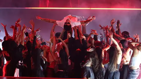 Bad Bunny durante una actuación Bad Bunny durante una actuación