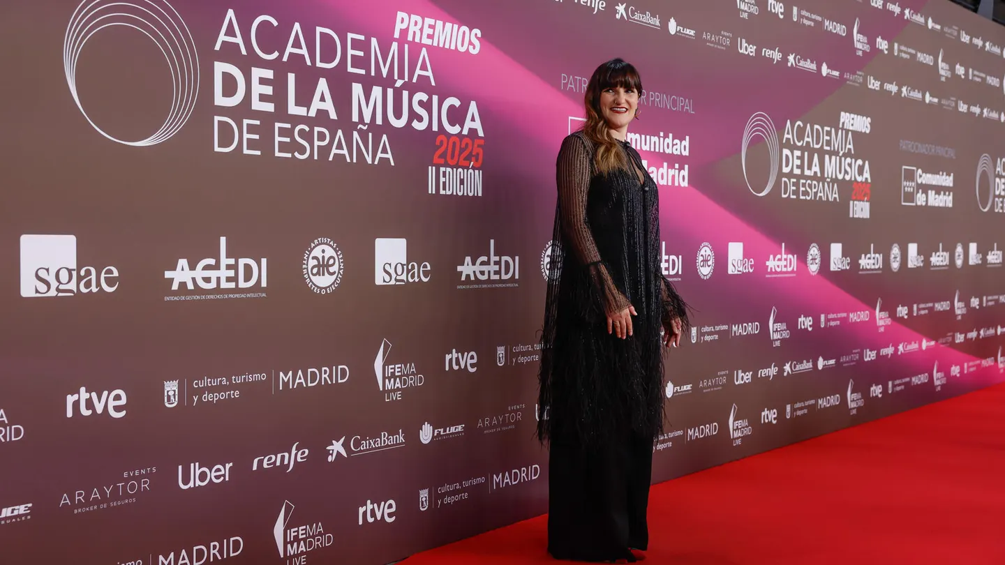 Rozalén es coronada artista del año en los II Premios de la Academia de la Música de España Rozalén es coronada artista del año en los II Premios de la Academia de la Música de España