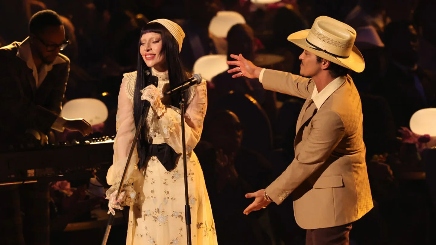 Lady Gaga y Bruno Mars en los Grammy Lady Gaga y Bruno Mars en los Grammy