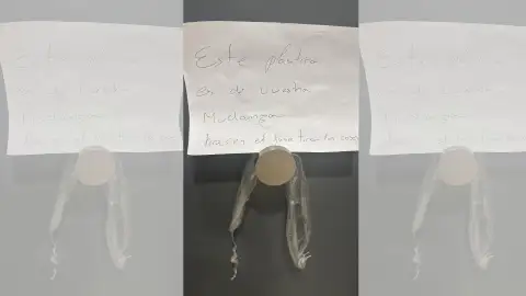 Vecino le deja una nota a Marianne quejándose Vecino le deja una nota a Marianne quejándose
