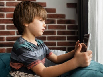 Imagen de un ni&ntilde;o jugando