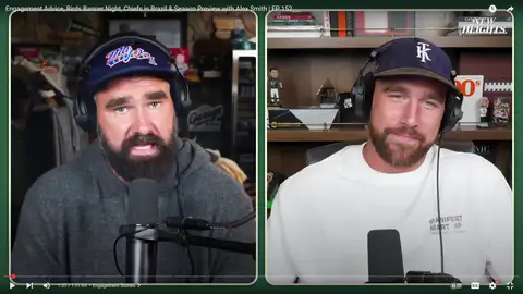 Travis Kelce y Jason Kelce en su podcast Travis Kelce y Jason Kelce en su podcast